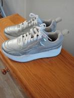 Poema leren sneakers 35/36, Ophalen of Verzenden, Zo goed als nieuw, Sneakers of Gympen