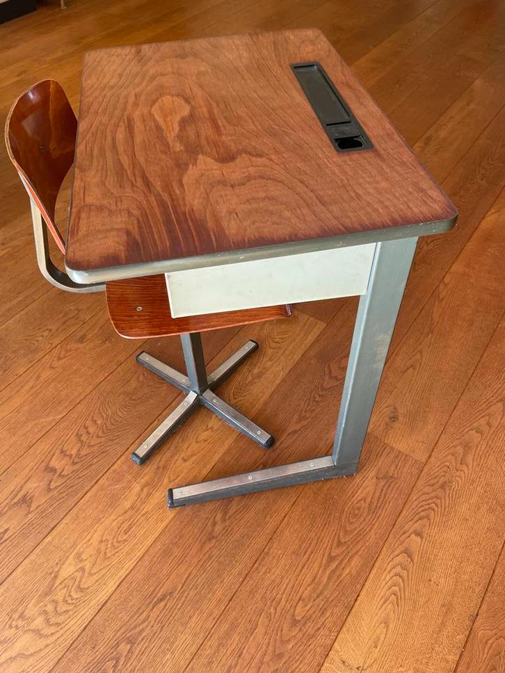 Vintage schoolbank met stoel, Huis en Inrichting, Bureaus, Gebruikt, Bureau, Ophalen