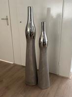2 grote moderne zilver vasen, Huis en Inrichting, Woonaccessoires | Vazen, Ophalen, Overige materialen, Overige kleuren, Zo goed als nieuw