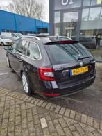 Skoda Octavia Combi 1.5 TSI Greentech Sport Business VOL OPT, Auto's, Skoda, Euro 6, 4 cilinders, 150 pk, Zwart