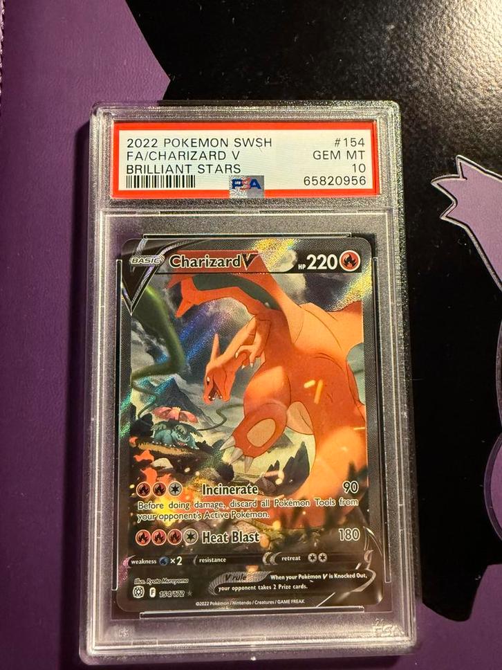 Charizard v 154/172 Brilliant Stars psa 10, Hobby en Vrije tijd, Verzamelkaartspellen | Pokémon, Nieuw, Losse kaart, Foil, Ophalen of Verzenden