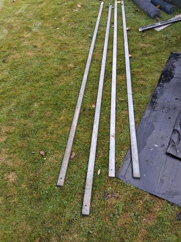 Kokerprofielen 400 x 4 x 2 cm gegalvaniseerd beschikbaar voor biedingen