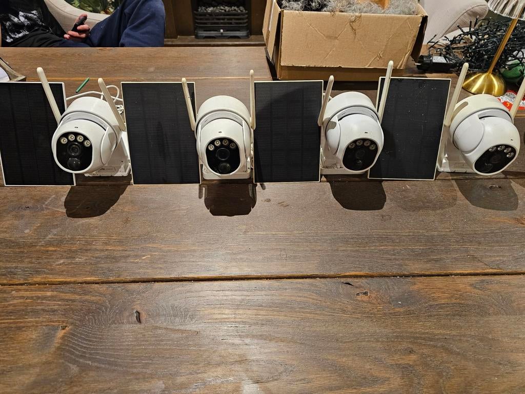 Draadloze beveiligingscamera's met zonnepaneel, Audio, Tv en Foto, Videobewaking, Ophalen, Gebruikt, Buitencamera