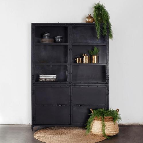 Zwart stalen kast, Huis en Inrichting, Kasten | Buffetkasten, Zo goed als nieuw, 150 tot 200 cm, 100 tot 150 cm, 25 tot 50 cm