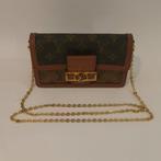 Louis Vuitton M68746 Dauphine Chain Wallet, Louis Vuitton, Gebruikt, Support@louisvuitton.com, 2 Rue du Pont Neuf
75001 Paris
France