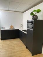 Showroomhoekkeuken zwart met composiet blad excl. apparatuur, Ophalen, Zwart, Nieuw, 200 cm of meer