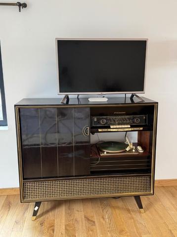 Vintage Grundig muziekkast 7070 W/3D – radio + platenspeler beschikbaar voor biedingen