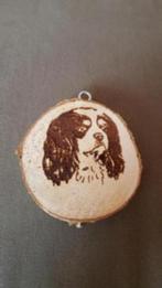 rond houten plaatje met een cavalier king charles spaniël, Verzamelen, Verzenden, Nieuw, Hond of Kat, Overige typen