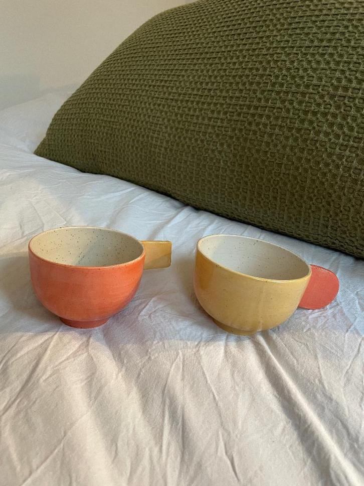 Handgemaakte mokken set, vintage stijl, geel oranje, Huis en Inrichting, Keuken | Servies, Kop(pen) en/of Schotel(s), Overige stijlen