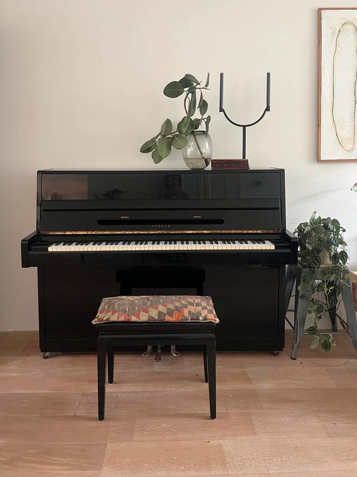 Yamaha piano, Muziek en Instrumenten, Piano's, Gebruikt, Piano, Zwart, Hoogglans, Ophalen