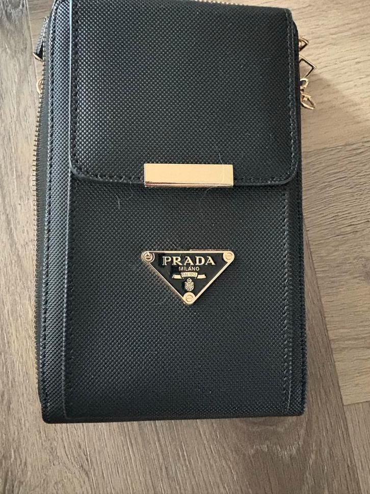 Prada Tasje - Stijlvol en Praktisch!, Sieraden, Tassen en Uiterlijk, Tassen | Damestassen, Nieuw, Schoudertasje, Zwart, Ophalen of Verzenden