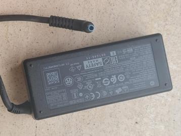 hp oplader 65watt blue plug beschikbaar voor biedingen