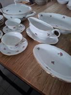 Servies met rozen en gouden rand, Ophalen