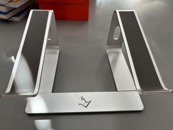 Laptopstand standaard beschikbaar voor biedingen