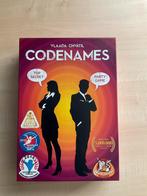 Codenames Bordspel - Leuk en Strategisch!, Hobby en Vrije tijd, Gezelschapsspellen | Kaartspellen, Drie of vier spelers, Ophalen of Verzenden