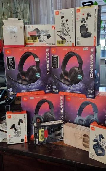 Box met JBL artikelen (oa oordopjes, headset, speaker) beschikbaar voor biedingen
