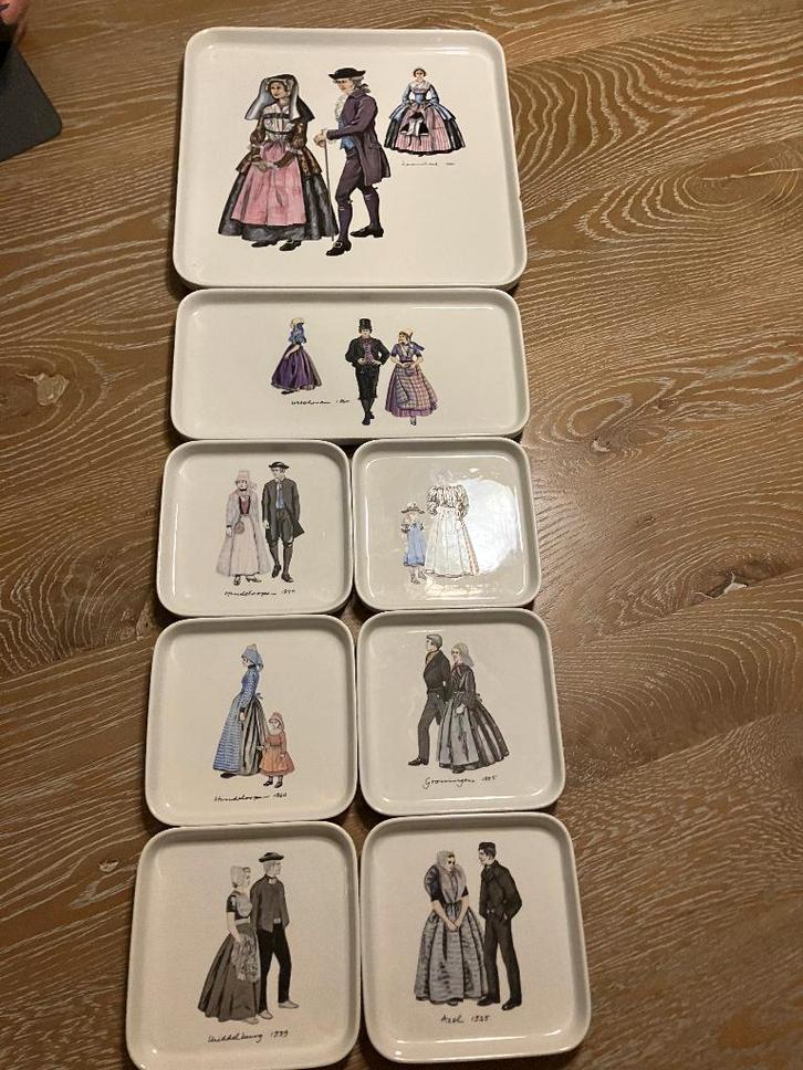 servies gebakset klederdracht Villeroy & Boch 8 delig 1967, Huis en Inrichting, Keuken | Servies, Gebruikt, Schaal of Schalen