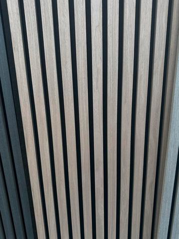 Wandpaneel walnoot 260x60cm beschikbaar voor biedingen