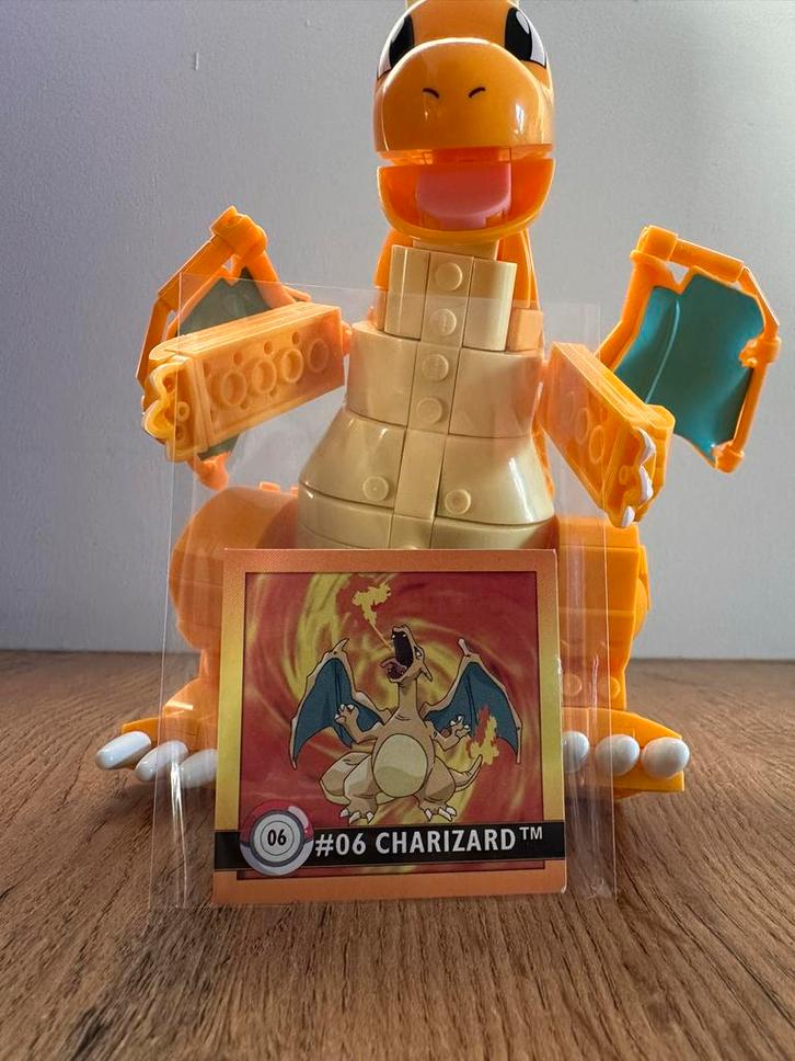 Artbox Charizard Sticker - Zeldzaam! Nummer 06, Hobby en Vrije tijd, Verzamelkaartspellen | Pokémon, Zo goed als nieuw, Losse kaart