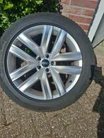 Orginele volkswagen tiguan touareg audi Q5  winterset 5x112, Gebruikt, Banden en Velgen, Winterbanden, 235 mm