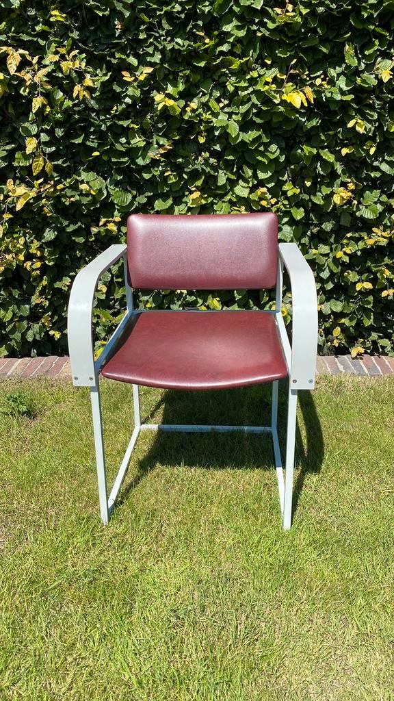 Design  Retro stoelen, Huis en Inrichting, Stoelen, Zo goed als nieuw, Vier, Hout, Leer, Metaal, Rood, Ophalen of Verzenden