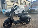 Vespa sprint full option 11574km black on black, Ophalen of Verzenden