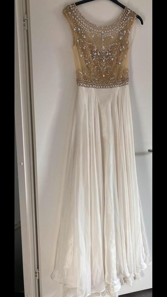 Elegante Wit/Beige Galajurk - Perfecte Pasvorm!, Kleding | Dames, Gelegenheidskleding, Gedragen, Galajurk, Maat 38/40 (M), Beige