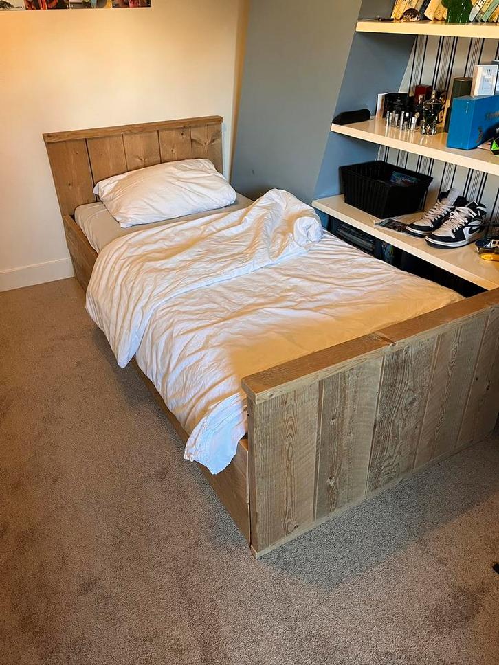 Steiger houten bed met onderschuiflade, Huis en Inrichting, Slaapkamer | Complete slaapkamers, Zo goed als nieuw, Eenpersoons