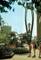 ROTTERDAM de Bijenkorf met plastiek van GABO "Het ding"., Ophalen of Verzenden, 1960 tot 1980, Ongelopen, Zuid-Holland