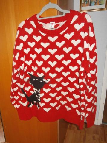 Leuke Kerst trui mt M (Hema) Siepie rood met harten i.g.s. beschikbaar voor biedingen