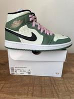 Nike jordan 1 mid Dutch green 36,5, Ophalen of Verzenden, Nieuw, Groen, Sneakers of Gympen