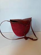 Vintage  originele rode rieten Franse schoudertas, Sieraden, Tassen en Uiterlijk, Tassen | Damestassen, Ophalen of Verzenden, Gebruikt