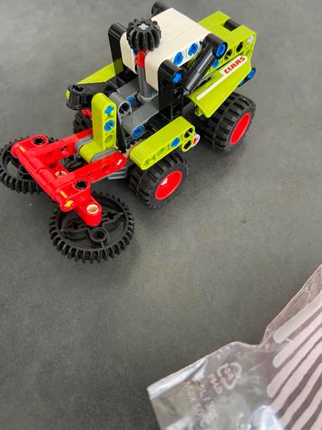 Lego 42102 mini claas xerion beschikbaar voor biedingen