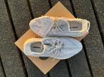 Adidas YEEZY BOOST 350 V2 - Maat 42 2/3, Kleding | Heren, Schoenen, Wit, Nieuw, Ophalen of Verzenden, Sneakers of Gympen