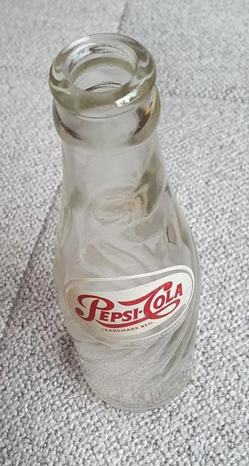 Vintage Pepsi-Cola Fles beschikbaar voor biedingen