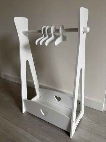 Poppenkledingrekje Bandits & Angels beschikbaar voor biedingen