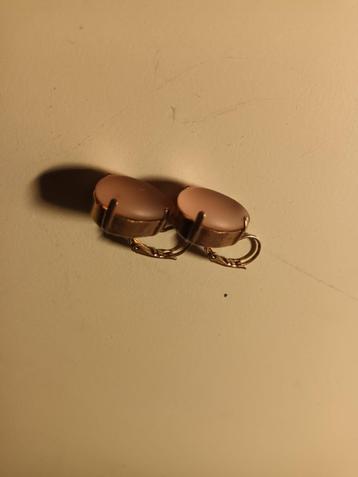 Camps to Camps roze druppels beschikbaar voor biedingen