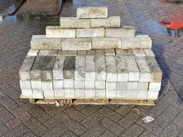 Partij 92 stuks Splitblokken 29x9x9 cm Noors grijs € 115,00 beschikbaar voor biedingen