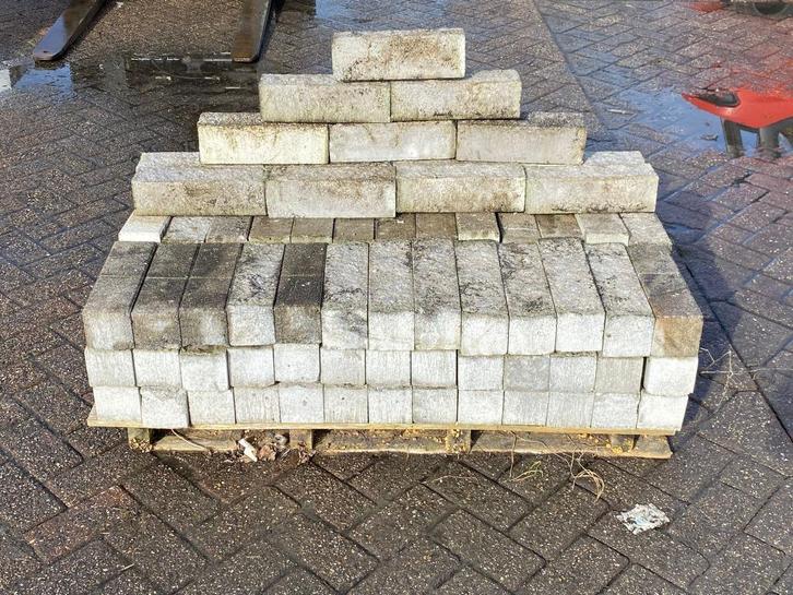 Partij 92 stuks Splitblokken 29x9x9 cm Noors grijs € 115,00, Tuin en Terras, Bielzen en Borders, Nieuw, Blok, Beton, Minder dan 25 cm