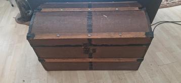Grote oude houten kist 80x48x46 cm  beschikbaar voor biedingen