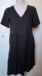 (JU18) Zwarte wijde jurk, v-hals, Esmara – maat 36, Zwart, Zo goed als nieuw, Maat 36 (S), Boven de knie