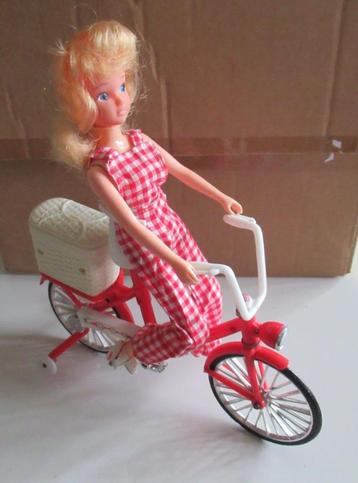 Vintage Barbie op de rijdende fiets beschikbaar voor biedingen