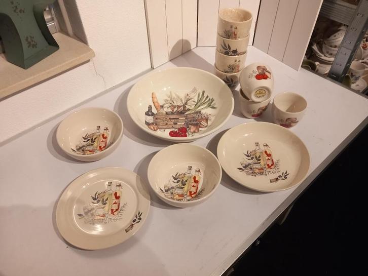 Jet servies Olijven, Huis en Inrichting, Keuken | Servies, Zo goed als nieuw, Overige typen, Overige stijlen, Porselein, Ophalen of Verzenden