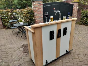 Mobiele Bar met Tapinstallatie & Gamko Koeling beschikbaar voor biedingen