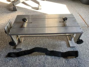 Metalen verstelbare schaatsenslijp bank. beschikbaar voor biedingen