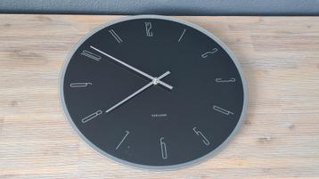 Carlson Design klok beschikbaar voor biedingen