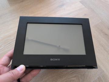 Sony Photo Frame DPF-WA700 (WiFi, SD) beschikbaar voor biedingen