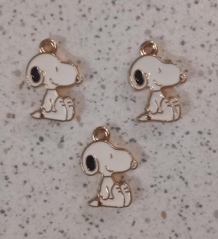 Snoopy metalen bedel "nieuw", Hobby en Vrije tijd, Kralen en Sieraden maken, Nieuw, Bedel, Ophalen of Verzenden