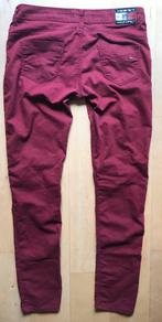 Tommy Hilfiger Slim Fit jeans (Bordeaux) rood W31 L32-34, Kleding | Dames, Spijkerbroeken en Jeans, Tommy Hilfiger, Gedragen, W30 - W32 (confectie 38/40)