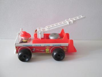 vintage Fisher Price houten brandweerauto beschikbaar voor biedingen